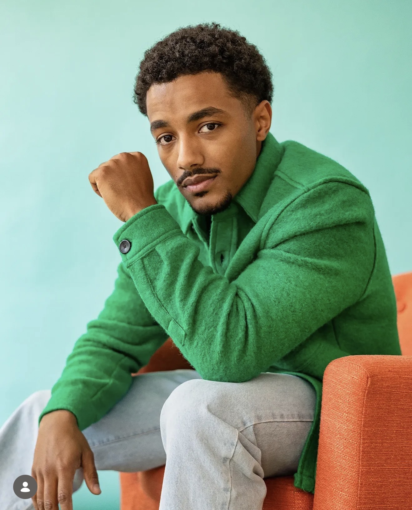 Studio portrait in green. Shots by Go